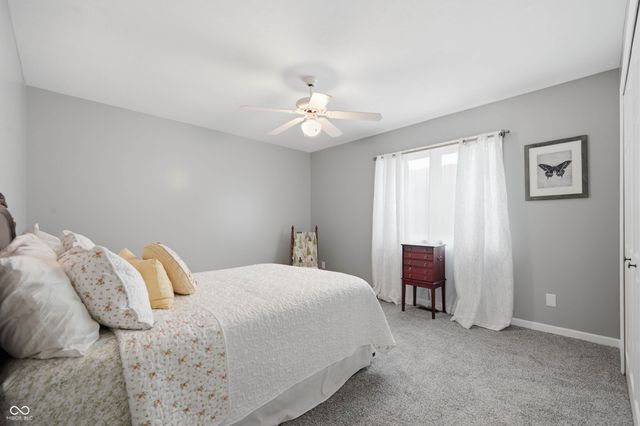 209 N Copperwood Court, Muncie, IN 47304