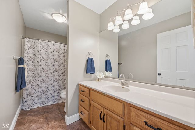 209 N Copperwood Court, Muncie, IN 47304