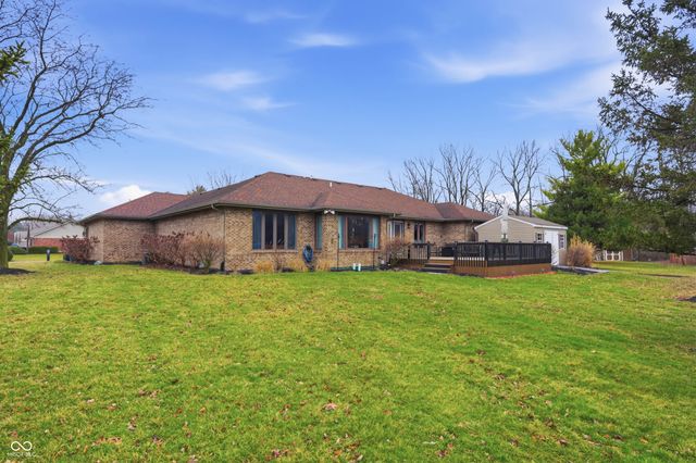 209 N Copperwood Court, Muncie, IN 47304
