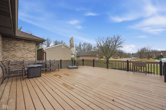 209 N Copperwood Court, Muncie, IN 47304