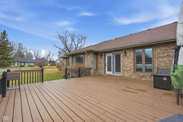 209 N Copperwood Court, Muncie, IN 47304