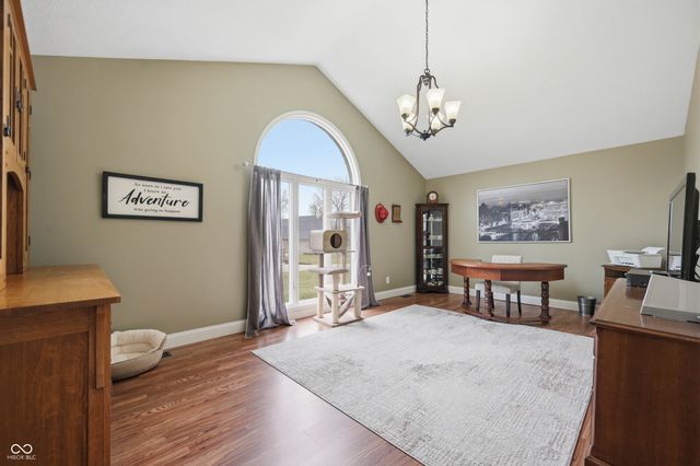 209 N Copperwood Court, Muncie, IN 47304