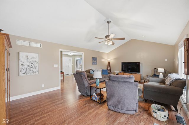 209 N Copperwood Court, Muncie, IN 47304