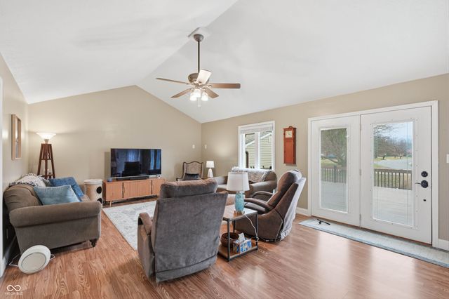 209 N Copperwood Court, Muncie, IN 47304