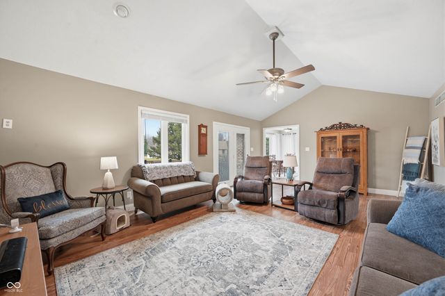 209 N Copperwood Court, Muncie, IN 47304