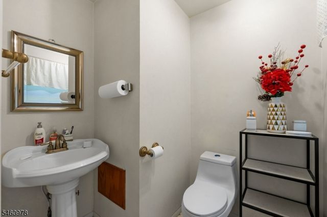 990 Croton Rd, Franklin Twp., NJ 08867