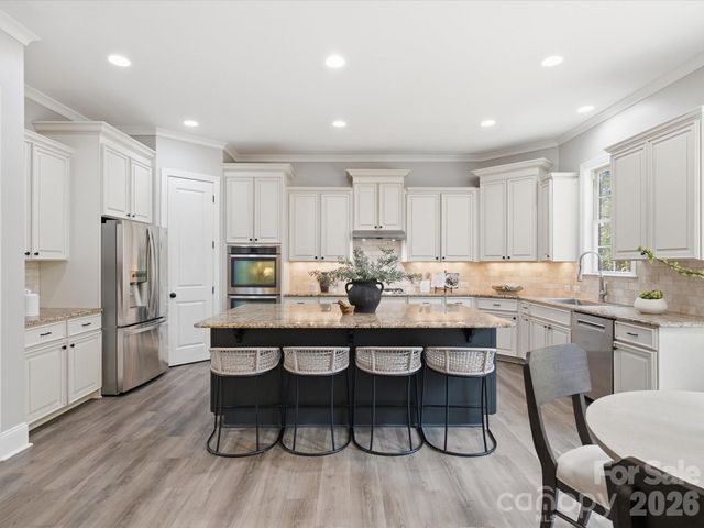 1004 Viscount Drive, Matthews, NC 28104
