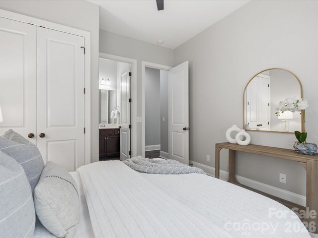 1004 Viscount Drive, Matthews, NC 28104