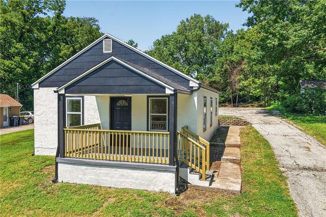 2904 NE Parvin Road, Kansas City, MO 64117