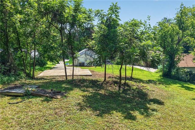 2904 NE Parvin Road, Kansas City, MO 64117