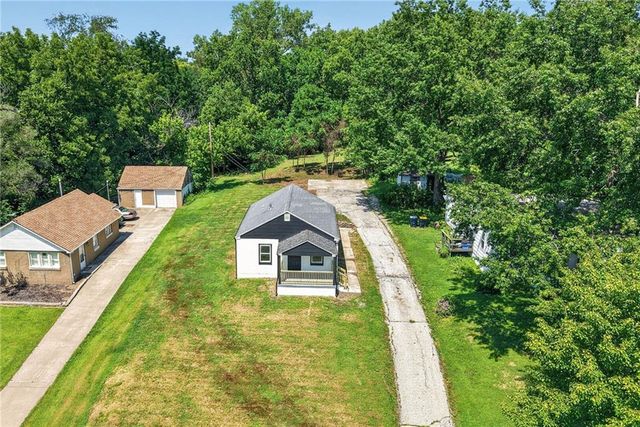 2904 NE Parvin Road, Kansas City, MO 64117