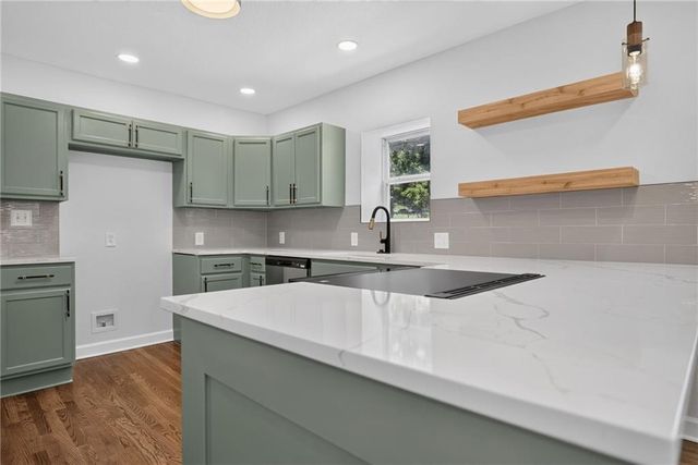 2904 NE Parvin Road, Kansas City, MO 64117