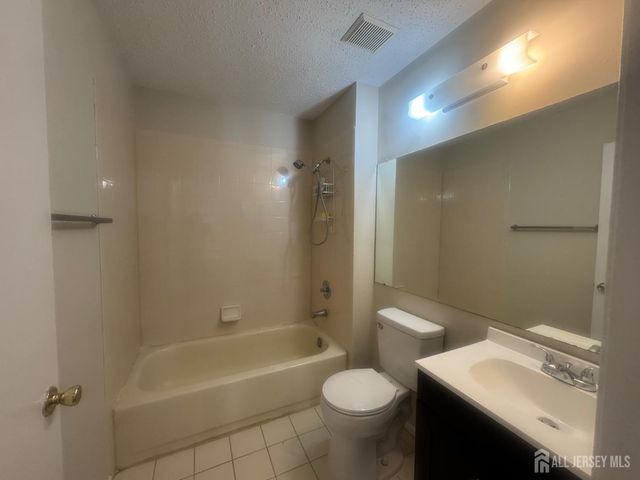 20 Denise Drive, Edison, NJ 08820