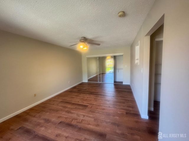 20 Denise Drive, Edison, NJ 08820