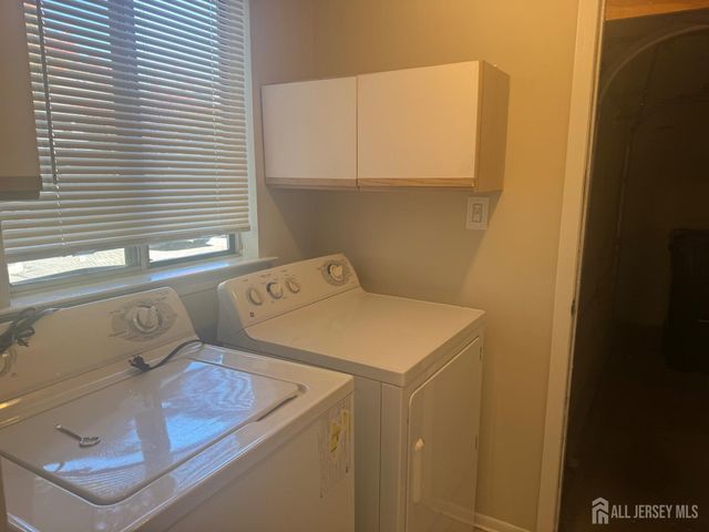 20 Denise Drive, Edison, NJ 08820
