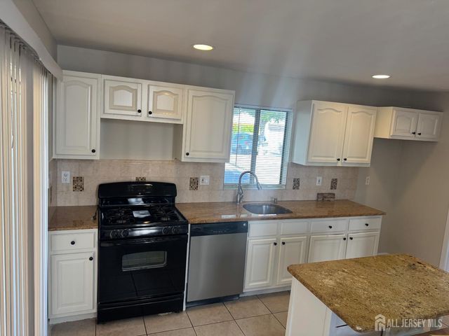 20 Denise Drive, Edison, NJ 08820