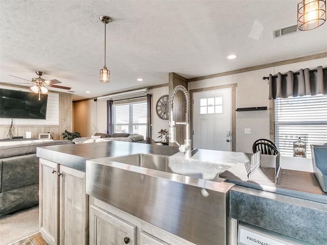 800 Lexington Street 48, Norman, OK 73069