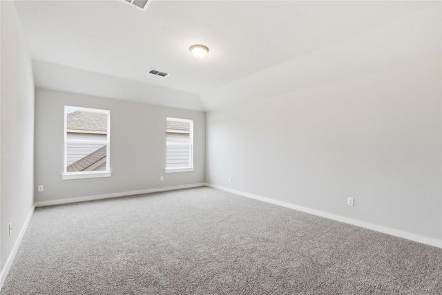 101 Greinert DR, Taylor, TX 76574