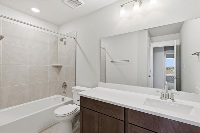 101 Greinert DR, Taylor, TX 76574