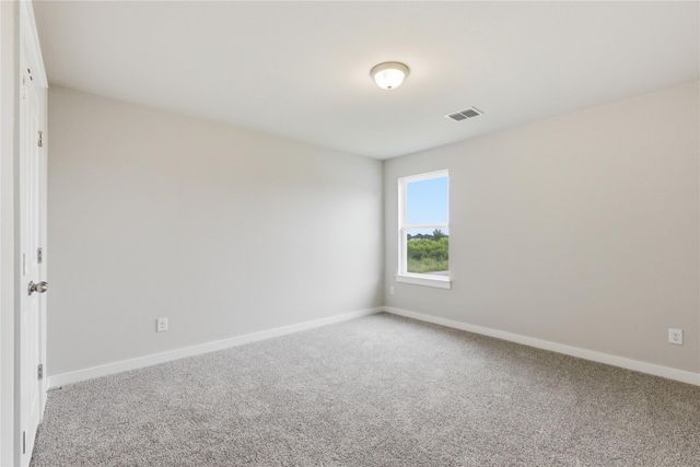 101 Greinert DR, Taylor, TX 76574