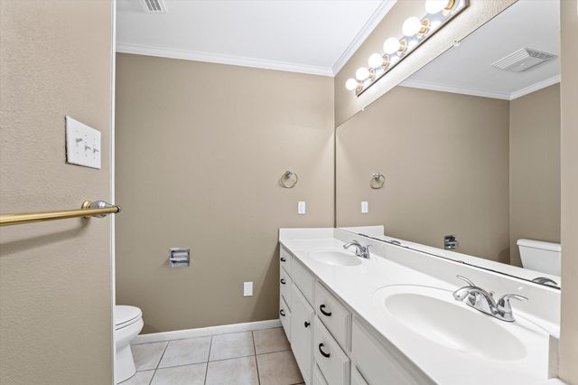 1505 Jane Lane, West, TX 76691