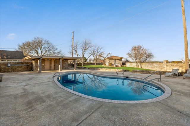 1505 Jane Lane, West, TX 76691