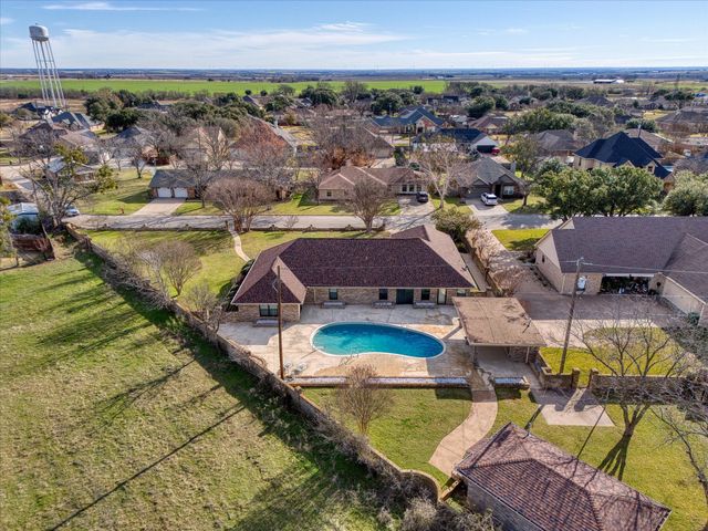 1505 Jane Lane, West, TX 76691