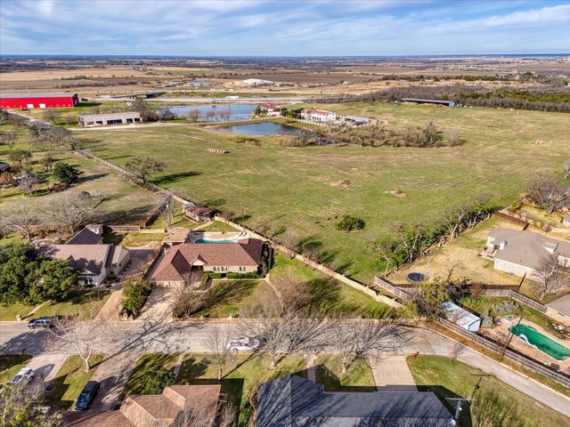 1505 Jane Lane, West, TX 76691