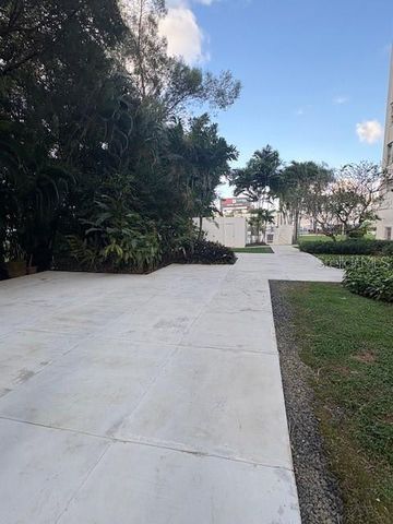 290 AVE SANTA ANA TORRIMAR PLAZA 1D, Guaynabo, PR 00969