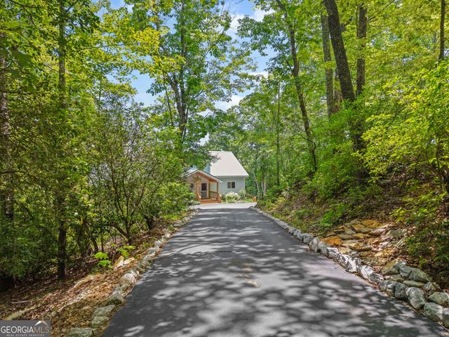 557 Walnut Grove Lane, Tiger, GA 30576