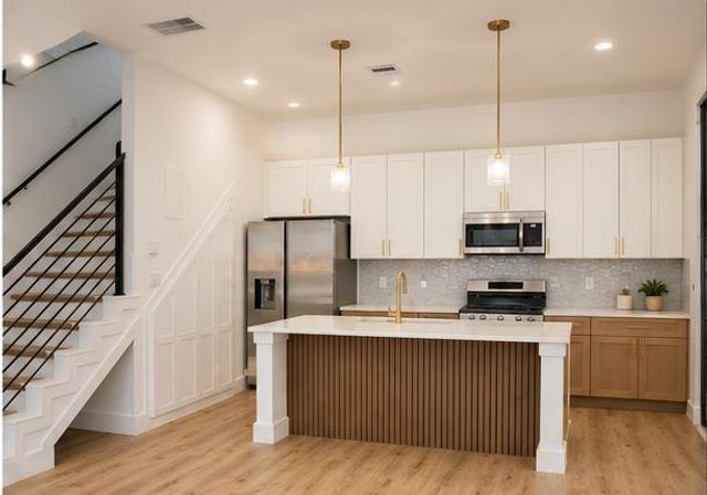 8908 Knoll Leaf Drive, Houston, TX 77080