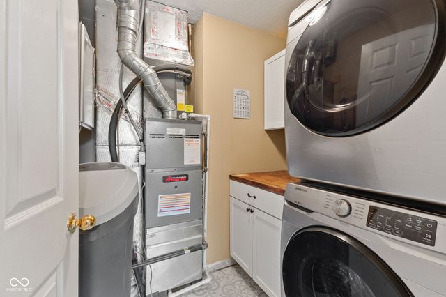 202 Pineview Drive, Mooresville, IN 46158