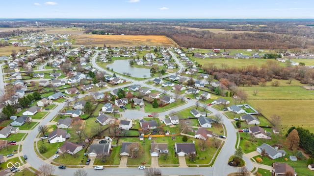 202 Pineview Drive, Mooresville, IN 46158