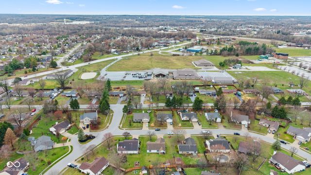 202 Pineview Drive, Mooresville, IN 46158