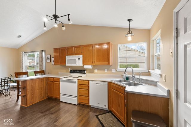 202 Pineview Drive, Mooresville, IN 46158