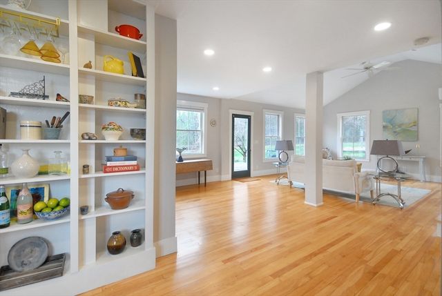 15 Martin St, Acton, MA 01720