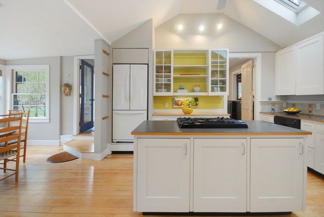 15 Martin St, Acton, MA 01720