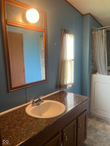 534 Central Avenue, Lapel, IN 46051