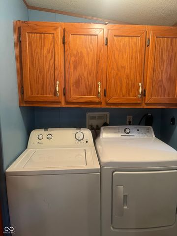 534 Central Avenue, Lapel, IN 46051