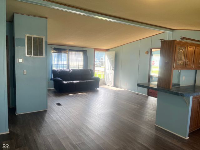 534 Central Avenue, Lapel, IN 46051