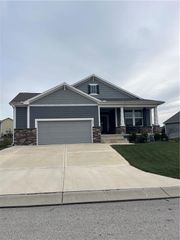 8937 Sunray Drive, Lenexa, KS 66227