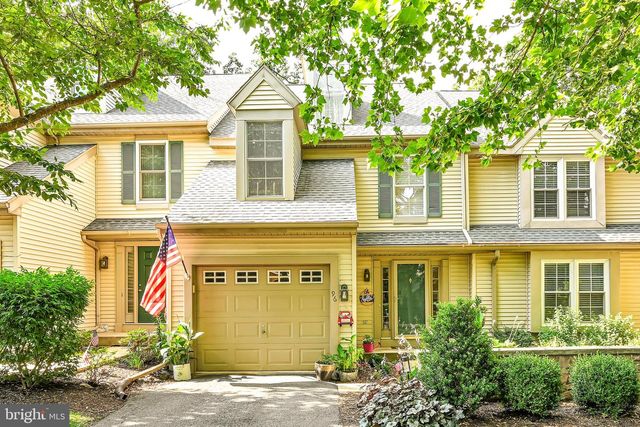 96 HAWK VALLEY LN, Denver, PA 17517