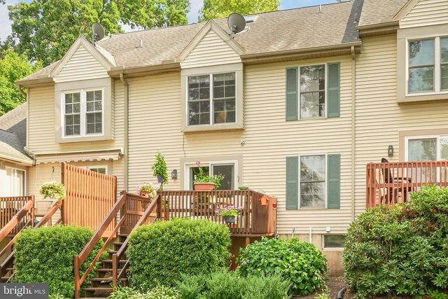 96 HAWK VALLEY LN, Denver, PA 17517