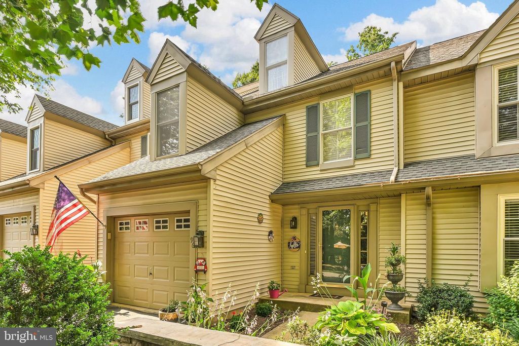 96 HAWK VALLEY LN, Denver, PA 17517