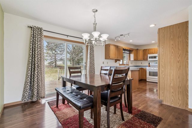 929 Barnett Drive, Cedar Falls, IA 50613