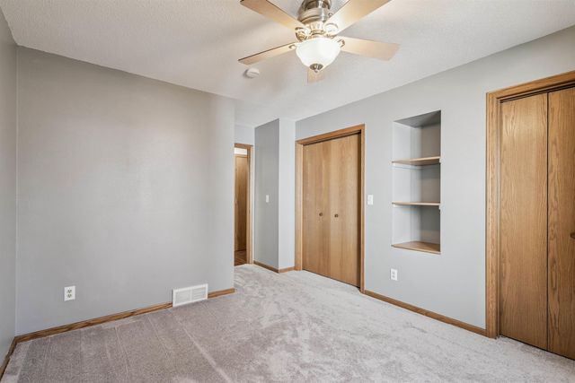 929 Barnett Drive, Cedar Falls, IA 50613