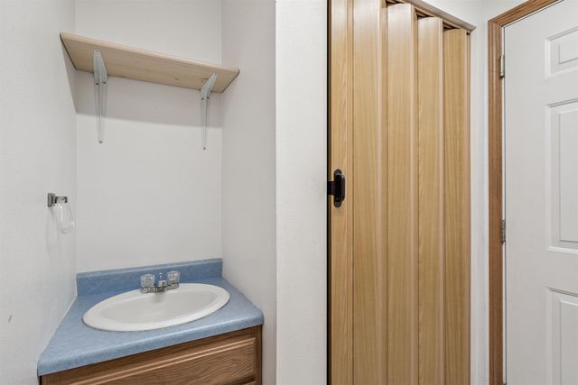 929 Barnett Drive, Cedar Falls, IA 50613