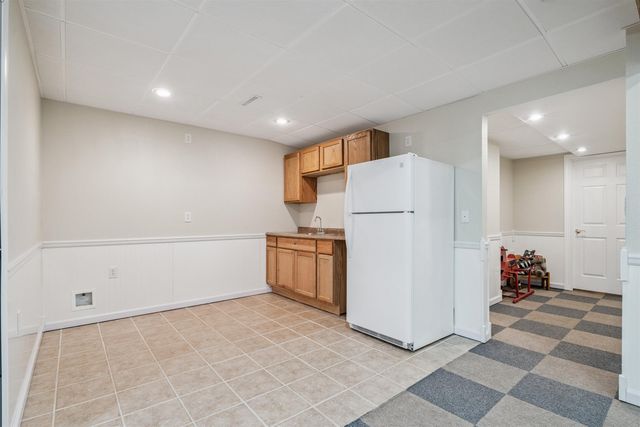 929 Barnett Drive, Cedar Falls, IA 50613