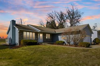 929 Barnett Drive, Cedar Falls, IA 50613