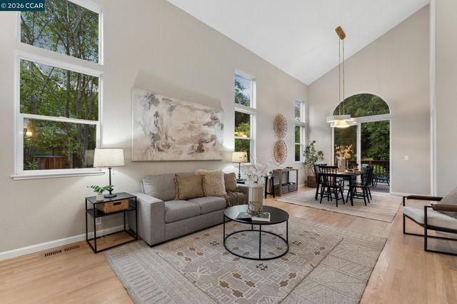 116 Castle Rock Lane, Walnut Creek, CA 94598
